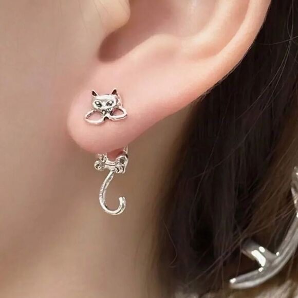 Free People Jewelry - Silver Cat Earrings N1188